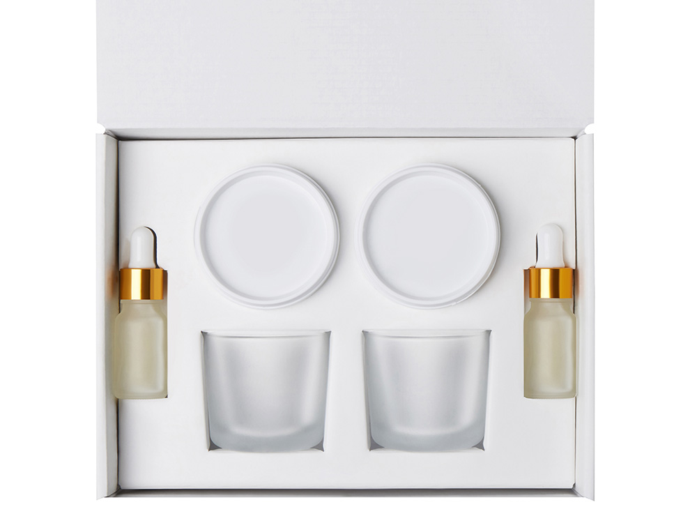 Набор для создания 2-х ароматических свечей: имбирный пряник, рождественская елка